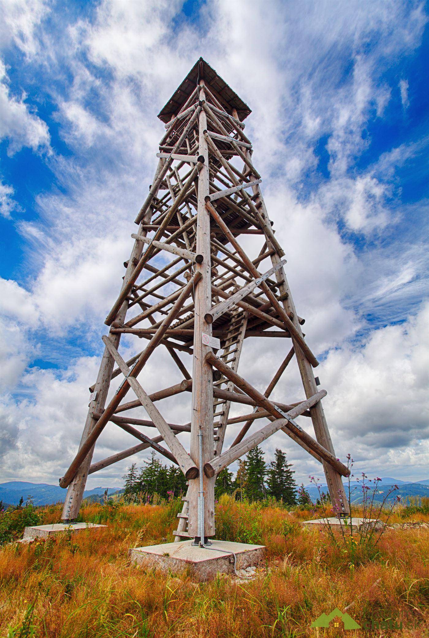 rozhľadňa na ľuboch.jpg