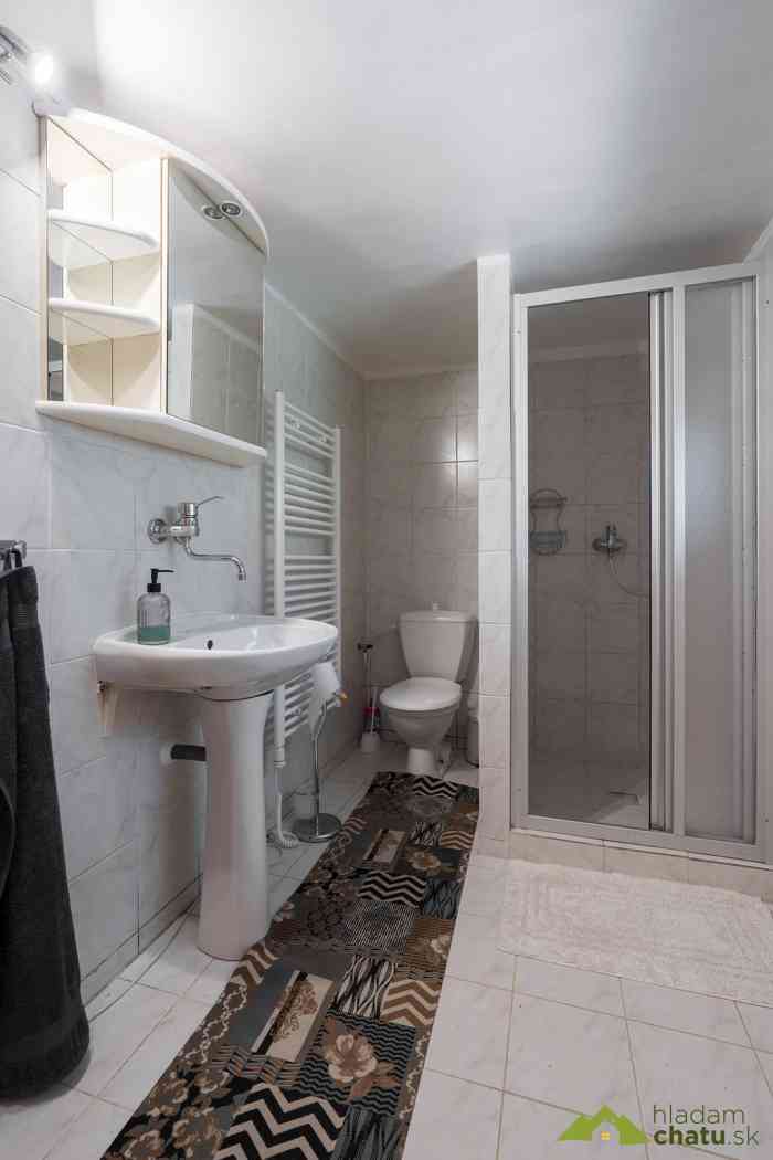 8baf9fd3-2044-4bf5-b81c-b7fae79294fe.jpg